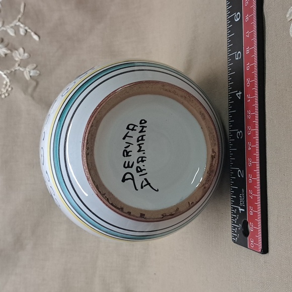 Deruta Handmade Vase - Picture 5 of 6